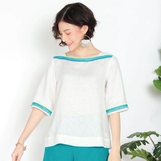 C&amp;D Linen Blouse เสิ้อเบลาส์ คอปาด แขนสามส่วน แต่งเทปพู่สีเขียว/ฟ้า เนื้อผ้าลินินพรีเมี่ยม (CUAFWH)