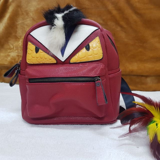 Fendi กระเป๋าสะพายหลัง