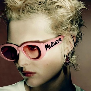 2022 MCQUEEN แว่นตากันแดด ไล่โทนสี สไตล์เรโทร สําหรับผู้หญิง uv400