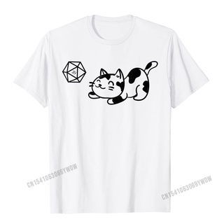 [S-5XL]มาใหม่ เสื้อยืดลําลอง ผ้าฝ้าย แขนสั้น พิมพ์ลาย Nerdy Cat With D20 Dice สําหรับผู้ชาย