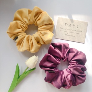 DAY 1 scrunchies โดนัทมัดผม ยางรัดผม Size ใหญ่ ผ้ากำมะหยี่นุ่ม