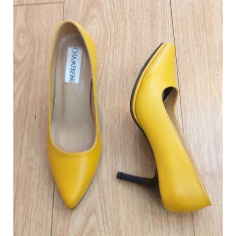 รองเท้าผู้หญิง คัชชูสูง3นิ้วหน้ายก สีเหลือง