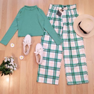 ชุดเซท‼️พร้อมส่ง "Green Scott Set" งานป้ายypy 💚 set2ชิ้น เสื้อครอปแขนยาวผ้ายืดเนื้อดีมาในโทนสีเขียวสวยสดใส+