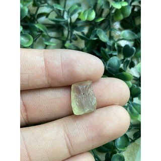 (B) พลอยดิบแท้ ฟลูออไรท์(Fluorite)พลอยธรรมชาติ 100% น้ำหนัก 10.50 กะรัต / ซื้อ 10 ฟรี 1 ทันที !!