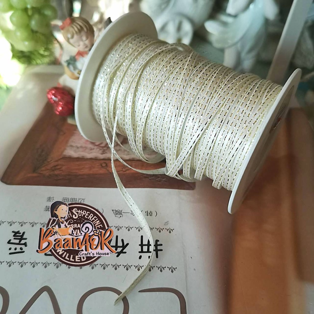 4MM 5y สีขาว ริบบิ้น ผ้าซาติน ขอบทอง ขนาดเล็ก กว้าง 4 มิล x ความยาว 450 เซนติเมตร