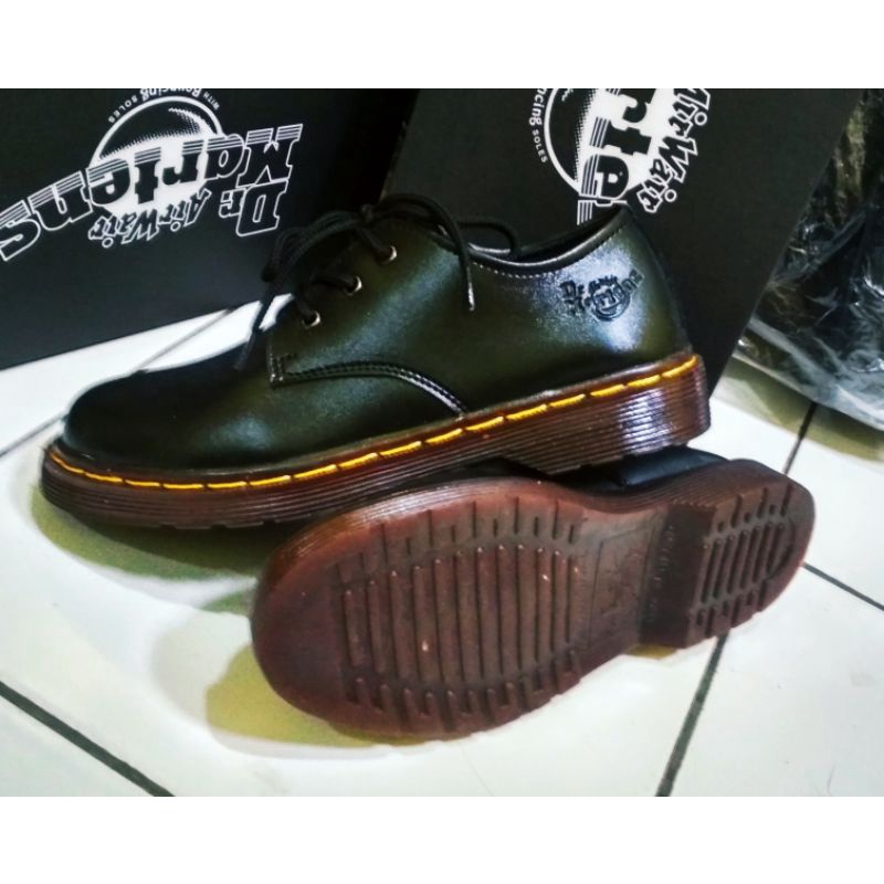 รองเท้าผู้ชาย DR MARTINS ข้อสั้น 3 รู มีซิป ฟรีกล่อง สําหรับผู้ชาย 3 กล่อง