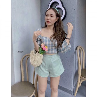 Set 2 ชิ้น เสื้อเอวลอยลายสก็อตแขนยาว + กางเกงขาสั้น WS12692