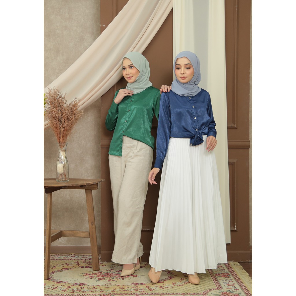 เสื้อเชิ้ต Sophia Satin by Janna.dot