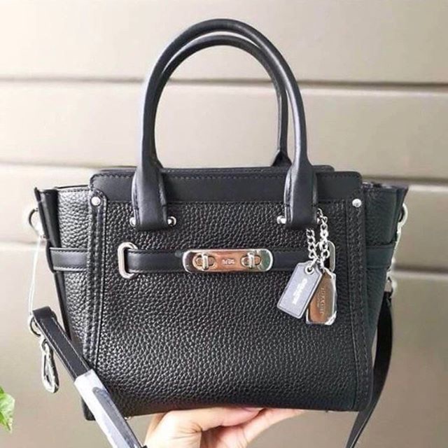 COACH swagger 21 carryall in pebble leather