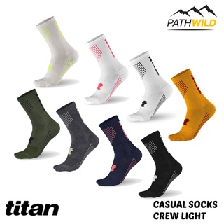 ถุงเท้ายาว TITAN CASUAL SOCKS CREW LIGHT  มีความเบา บาง ระบายอากาศดี ใส่สบายได้ทุกวัน