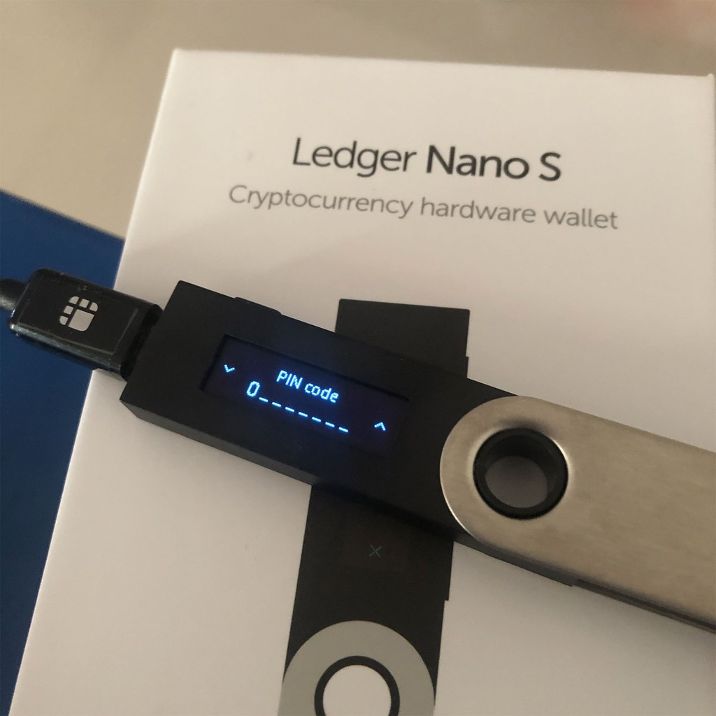 Ledger Nano S กระเป๋า Bitcoin กระเป๋าเก็บ Cryptocurrency แบบ Hardware |  Shopee Thailand