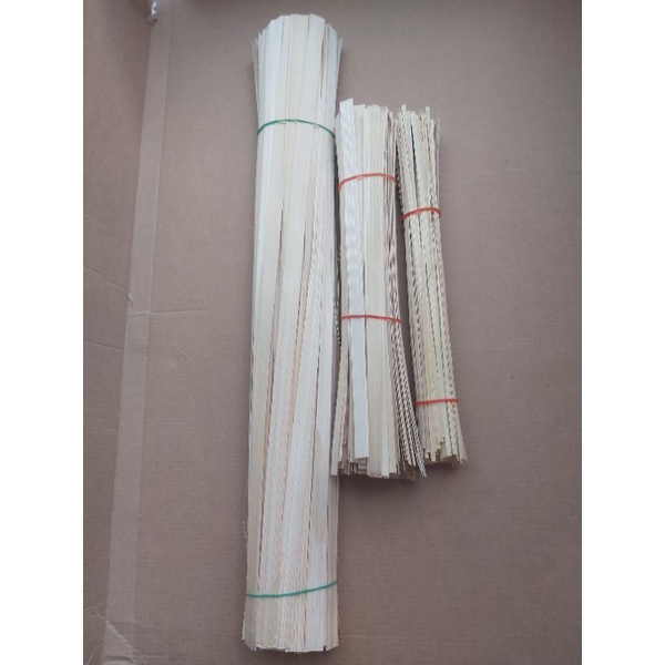ตอกไม้ไผ่ทำหูหิ้วไม้ไผ่ครบชุดสำหรับแก้ว16 18 20 22 2830 32 oz1ชุด100เส้น28cm100เส้นเส้นเล็กถักข้าง200เส้น1ชุด135บาท
