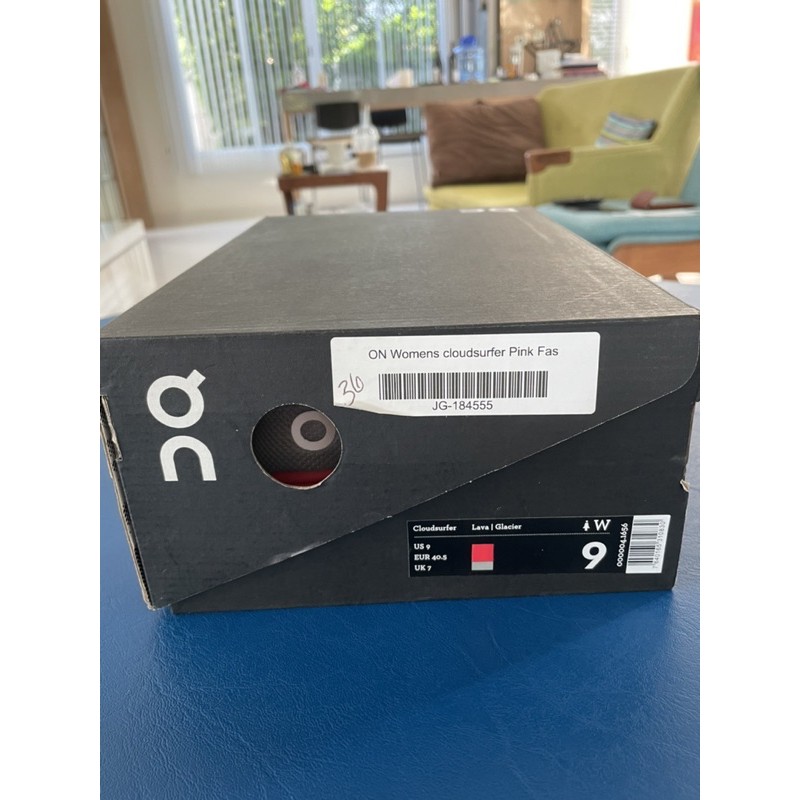 รองเท้าวิ่ง Oncloud รุ่น Cloudsurfer