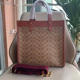 Coach  FIELD TOTE IN SIGNATURE CANVAS WITH HORSE AND CARRIAGE PRINT
