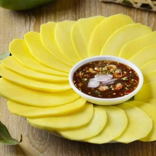ต้นมะม่วงแก้วขมิ้น ขนาด 65-100 ซม. เป็นมะม่วงที่ติดผลง่าย ติดผลดกตลอดทั้งปี กรอบมัน หวานอร่อย