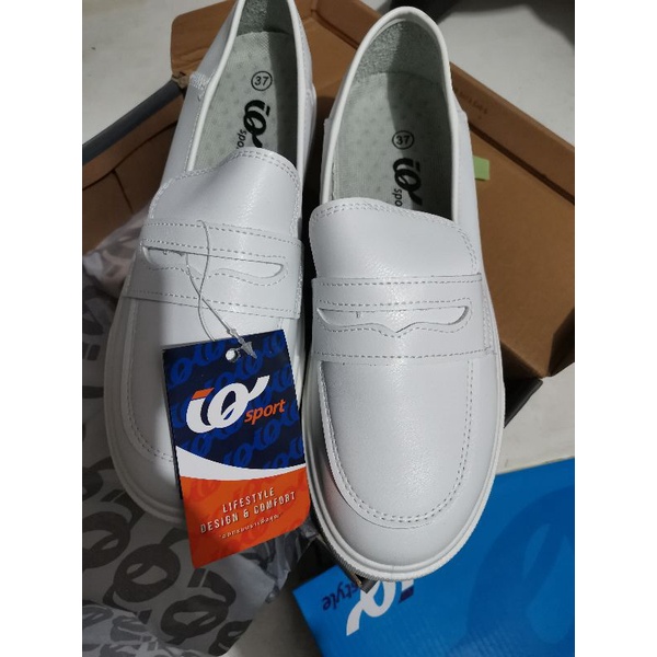 รองเท้าผ้าใบสีขาว มือ1 IQ SPORT แท้ ไซส์37