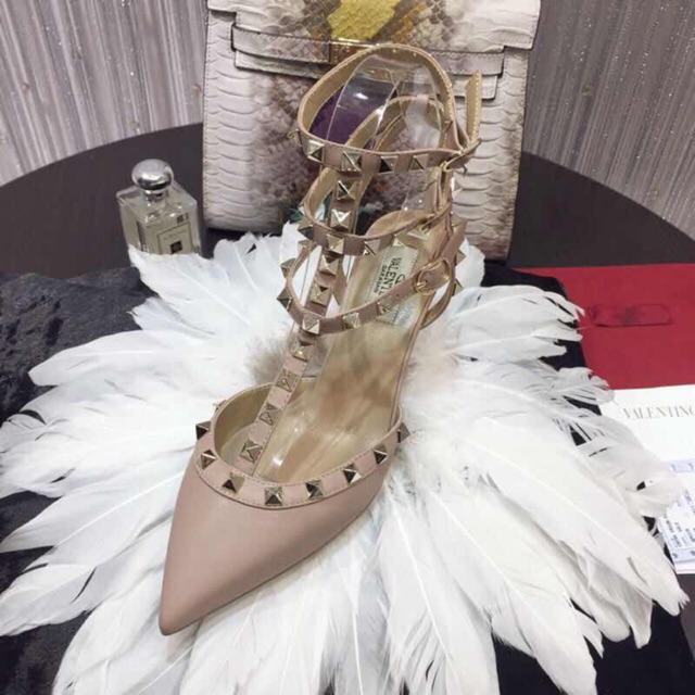 Valentino 2นิ้ว หนังแมท หนังแก้ว ครบ top vip or pk งานดีสุดตอนนี้เลยค่ะ