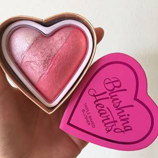 Makeup Revolution Blushing Hearts Triple Baked Blusher ★Bursting With Love