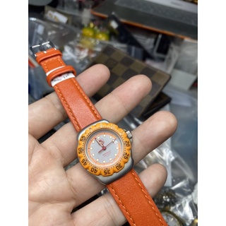 พลาดแล้วจบเลย Tag heuer F1 ส้มๆ lady size สวยๆ เดิมๆ สายหนังแทน ราคา 4200  เหมาะสำหรับการสะสมเก็บ ย้อนฝันวัยเยาว์