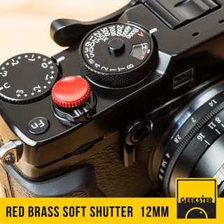 ปุ่ม สีแดง Soft Shutter แบบเว้า ขอบหยัก ทองเหลือง แท้ ( Brass Soft Release Shutter Button / Concave / ปุ่มชัตเตอร์ )