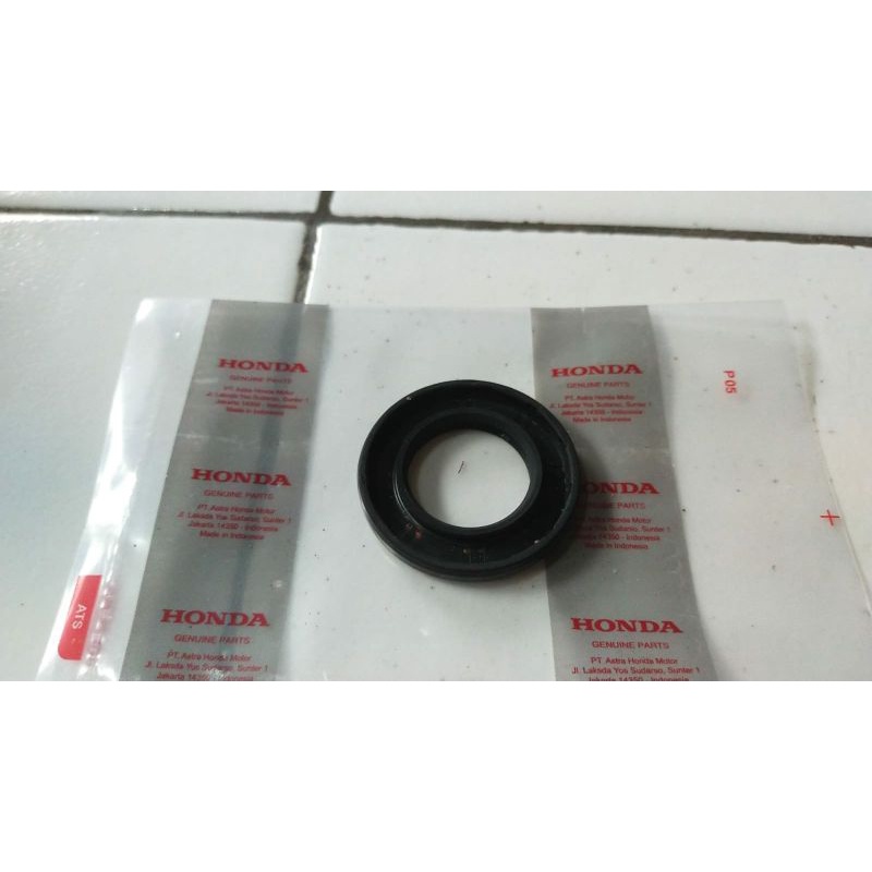 Honda vario 125 150 เพลาข้อเหวี่ยงซ้าย ซีล 91202-KWN-901