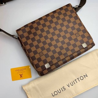 กระเป๋า​สะพาย​ข้าง​ LV