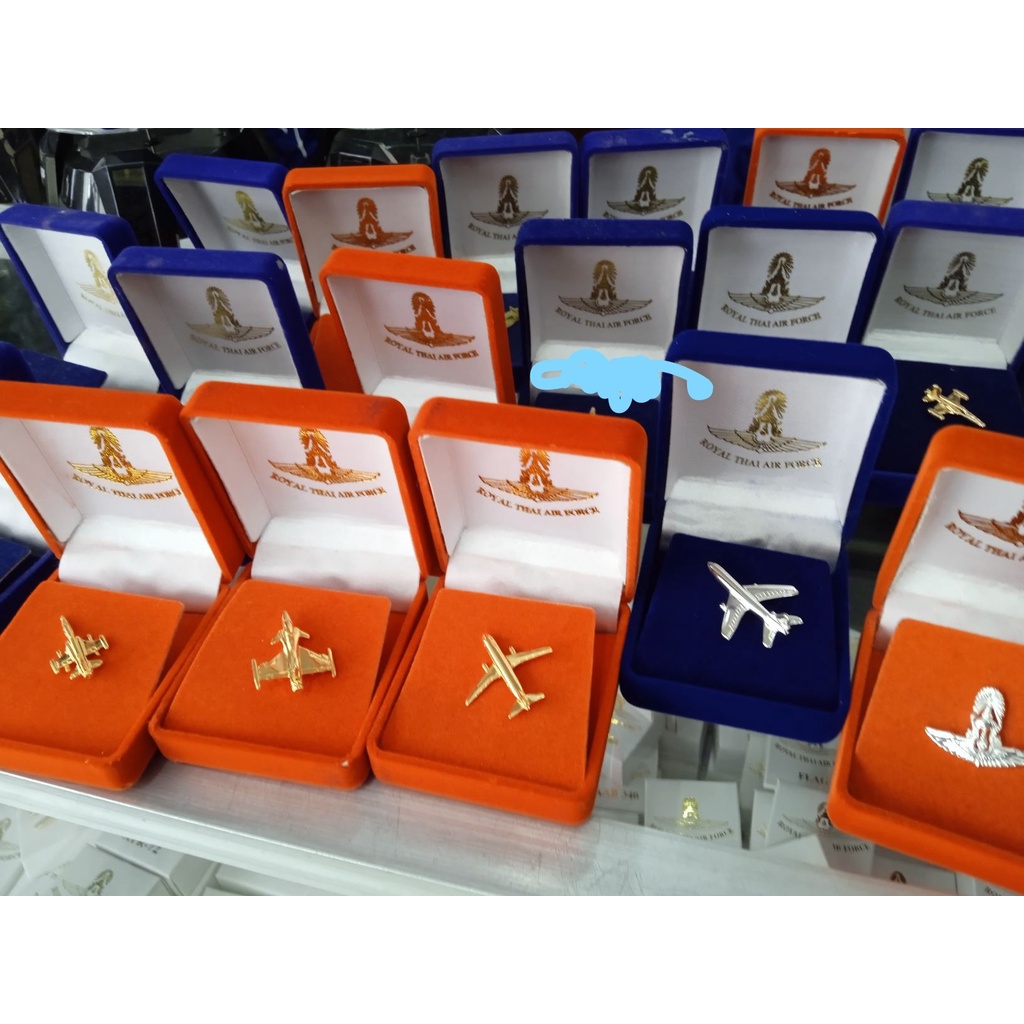 เข็มติดไทด์ทุกรูปแบบทั้งเครื่องบินรบกองทัพอากาศและสายการบิน มีหลากหลาย (ไม่มีกล่องกำมะหยี่ให้ มีเฉพาะกล่องกระดาษสกรีน)