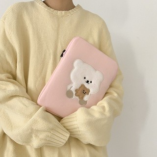 (พร้อมส่ง) กระเป๋าใส่ไอแพด Tablet โน๊ตบุ๊ค เคสไอแพด 2ขนาด Pink-Bear 🐻‍❄️💓 soft case กระเป๋าไอแพด Laptop มีช่องใส่ปากกา