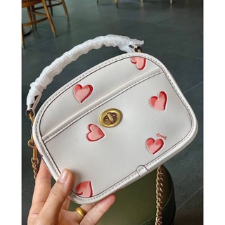 COACH LUNCH BOX TOP HANDLE WITH HEART PRINT (C3920)