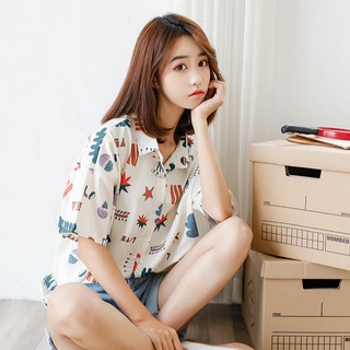 เสื้อเชิ้ตตัวสั้นลายกราฟฟิค