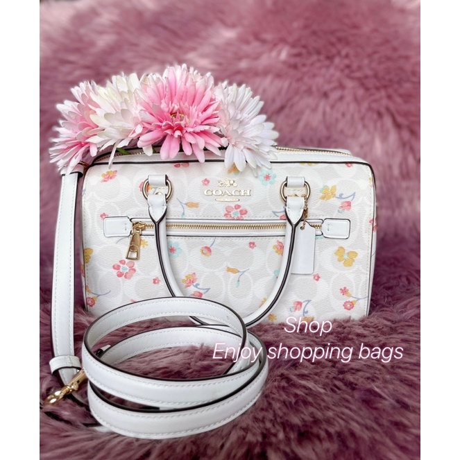 Coach ทรงหมอน ลายดอกไม้