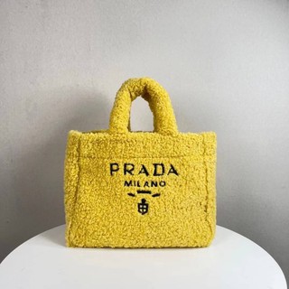 Prada fluffy Grade hiend Size 28 cm อปก.ถุงผ้า ถุงกระดาษ ใบเสร็จ การ์ด