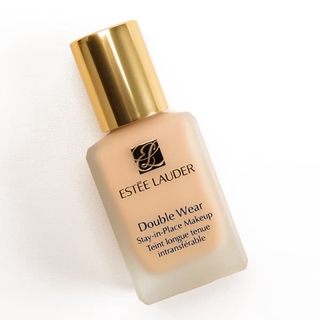 ปลอมคืนเงิน Estee Lauder Double Wear Stay-in-Place Makeup SPF10 / PA++ 15 ml.สี 1W1 Bone เหมาะสำหรับผิวขาวเหลือง