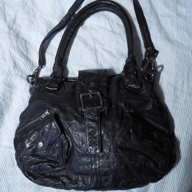 กระเป๋าหนัง Roxy