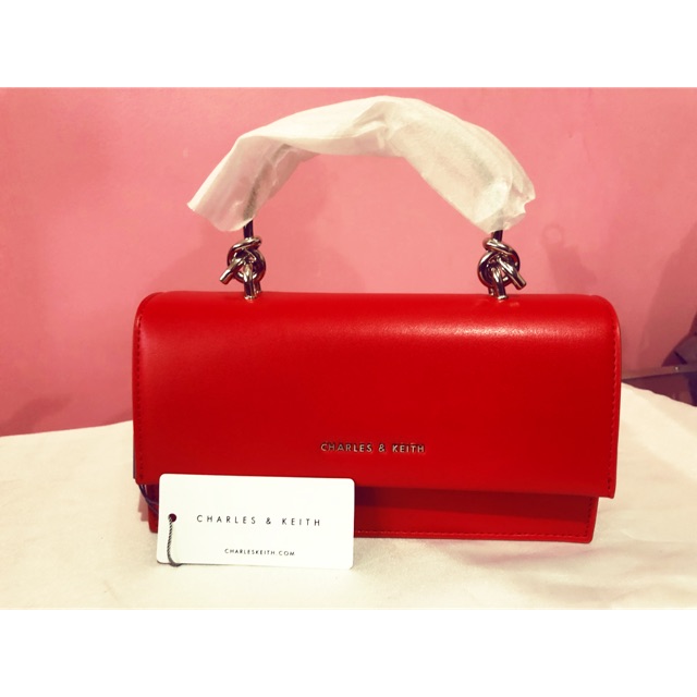 กระเป๋า Charles & Keith
