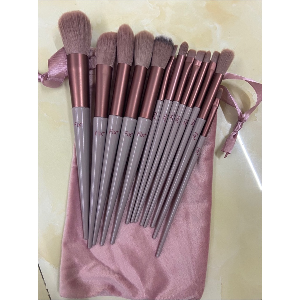 ( มีส่งด่วน ) แปรงแต่งหน้า Fix ️13 ชิ้น มีโลโก้ แปรง ( สินค้ามีให้เลือก 3 สีนะคะ ) 1 ชุด