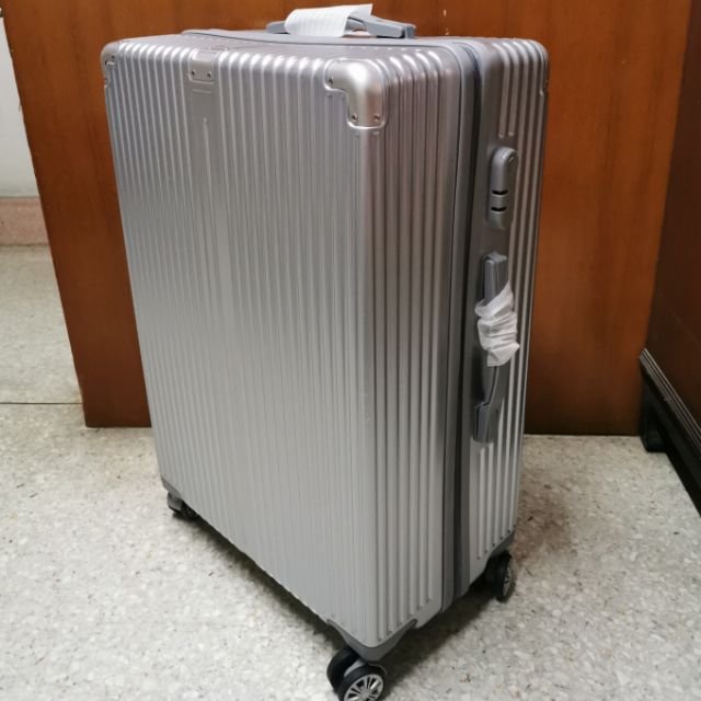 กระเป๋าเดินทาง​ Silver Supreme Trolley Bag 26 นิ้ว