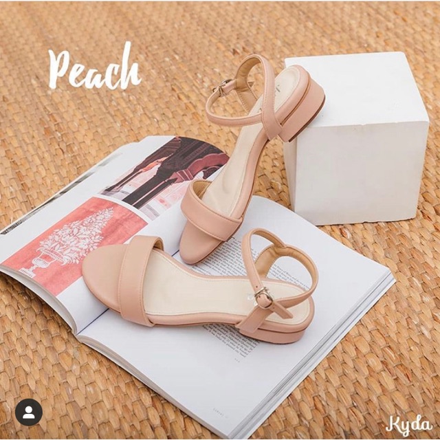 รองเท้ารัดส้น สัน 1 นิ้ว สี peach จาก kyda brand ค่า