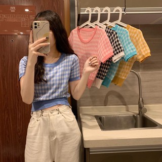 เสื้อครอปไหมพรม แขนสั้น คอกลมลายตาราง
