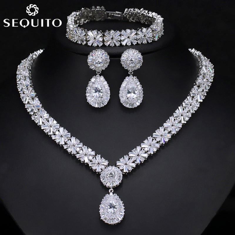 SEQUITO หรูหราสีขาวทองสีเครื่องประดับ 3 ชิ้น Big Zirconia คริสตัลหินสร้อยคอต่างหูสร้อยข้อมือชุดสุภาพ