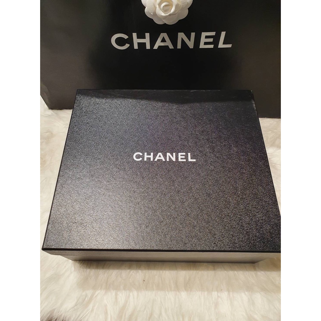 Chanel Box แท้ 100% 28x32x13cm (กล่องรองเท้า)