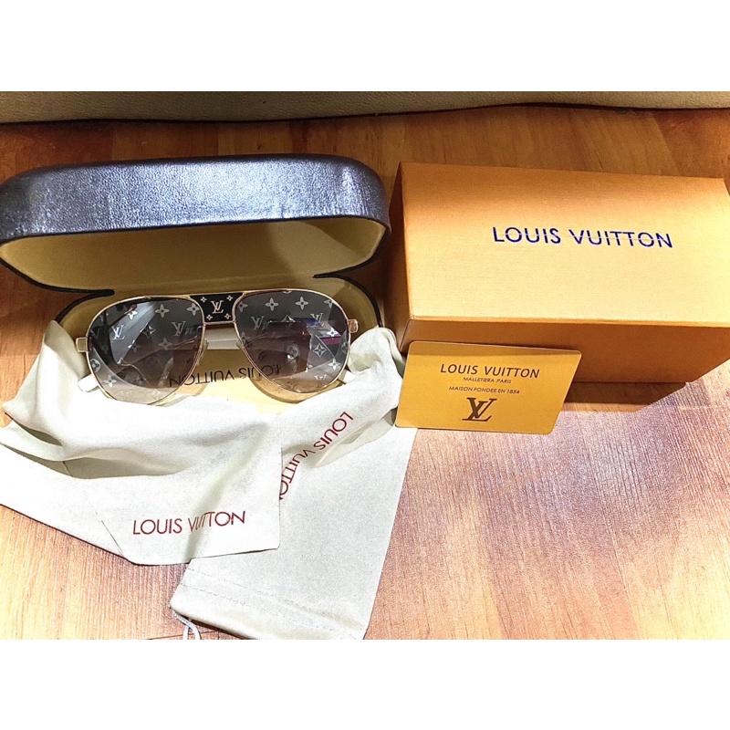 แว่นตากันแดด louis vuitton 💯พร้อมส่ง