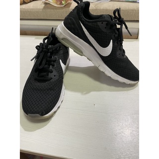 Nike Air สีดำ size 6 us พร้อมกล่อง