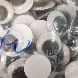 ลูกตา ขนาด 30 mm. คู่ละ 12 บาท