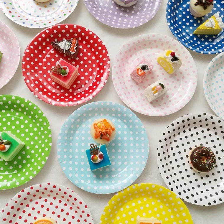(แพ็ค 12 ใบ) จาน จานกระดาษ ลายจุด ขนาด 22.5 ซม. พร็อพ ถ่ายรูป ของตกแต่ง ใส่ขนม - รูปที่ 5