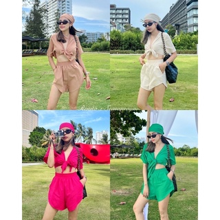 พร้อมส่ง‼️ 3ชิ้น เสื้อครอปแขนสั้น ผูกหน้าอกเอง + กางเกงขาสั้น เอวดึงยาง ขาเว้าสูงมีเป๋าข้าง ผ้าโพผม เข้าชุดกัน