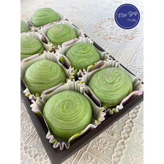 ขนมเปี๊ยะพันชั้น 8 ชิ้น **ไส้ฟักเชื่อมไข่เค็ม** By MaeYing Bakery