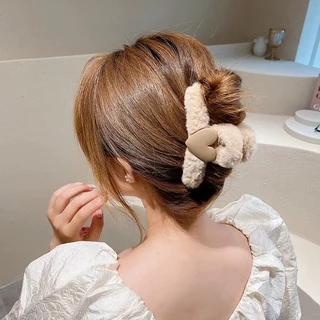 Love and Winter Clip กิ๊บหนีบผมทรงไขว้ ขนนุ่มๆฟูๆ ติดหัวใจตรงกลาง หนีบผมได้แน่น เก็บผมได้เยอะ กิ๊บติดผม กิ๊บหนีบผม