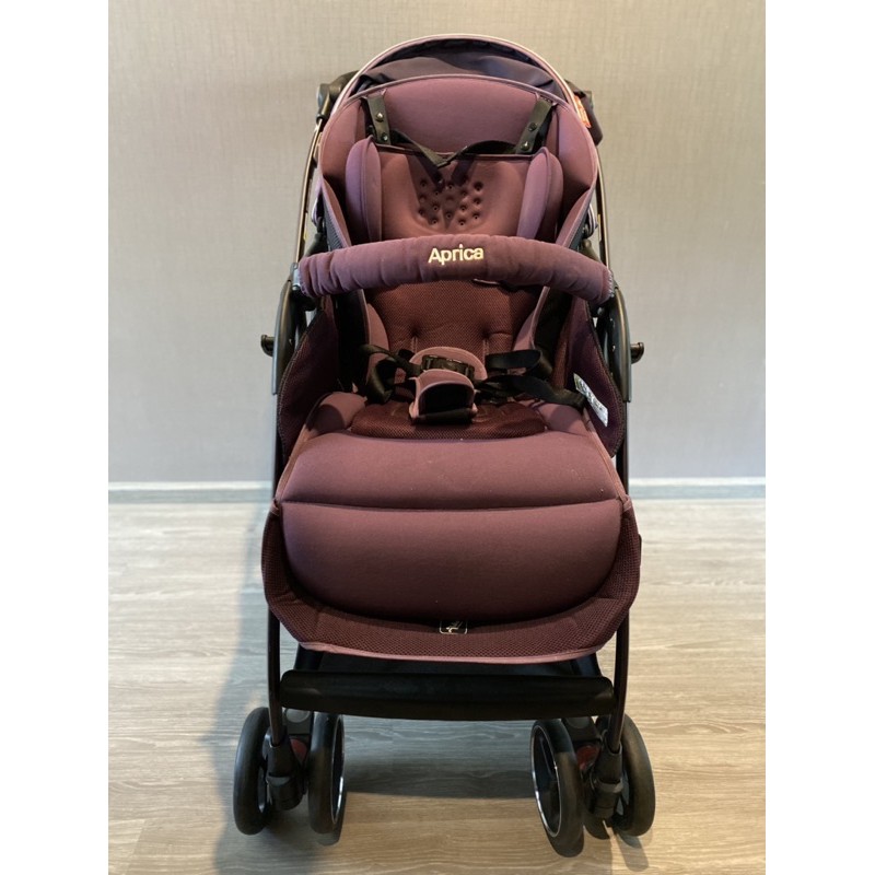 ส่งต่อ รถเข็นเด็กมือสอง Aprica Optia Premium สี purple