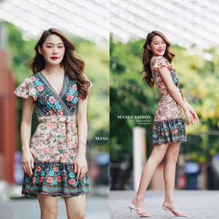 MASS Fashion : เดรสั้นทรงป้าย สไตล์โบฮีเมียน Boho Warp Flower